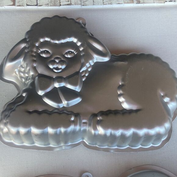 Wilton Vintage Cake Pans Sheep And Dog - Picture 2 of 10